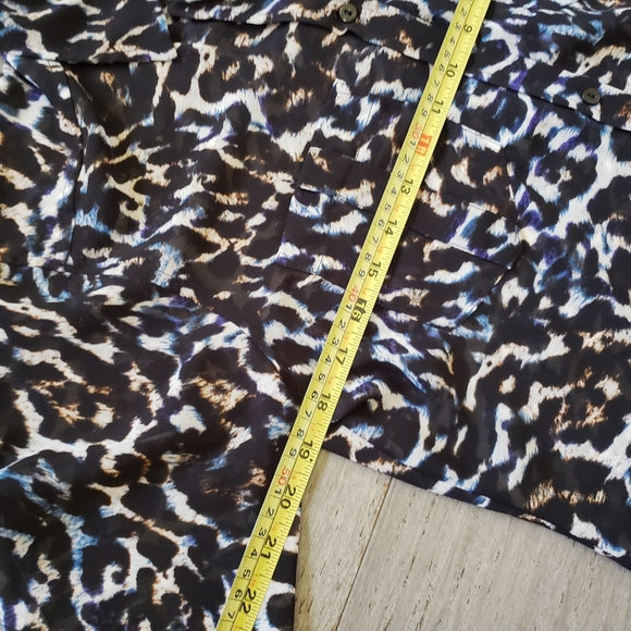 Guess Brown and Blue Leopard Blouse With Pockets Size Small - Picture 9 of 9